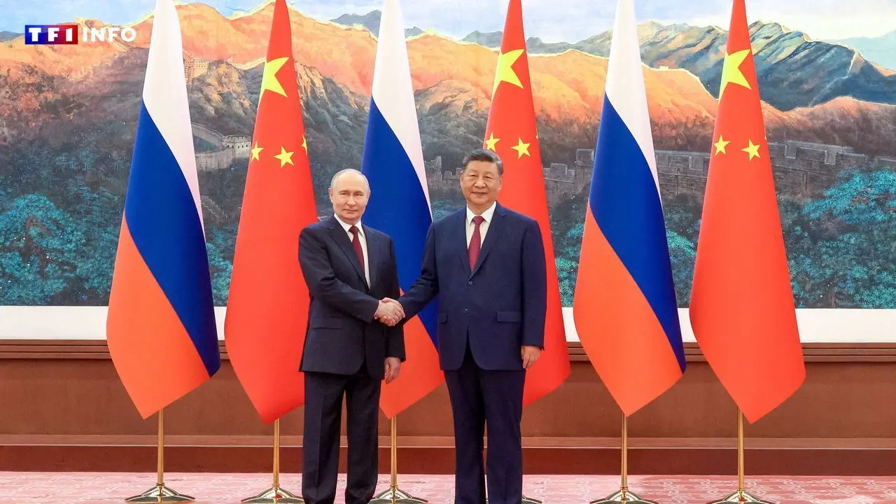 À Pékin pour rencontrer Xi Jinping, Vladimir Poutine salue le niveau "sans précédent" des relations entre la Russie et la Chine